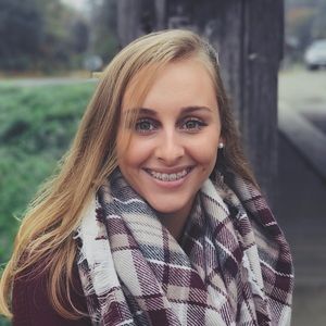 Meet your Posher, Nicole